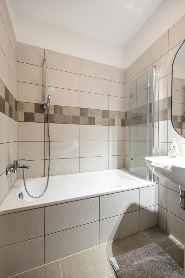 Walnut Tree Apartment Budapest Kültér fotó